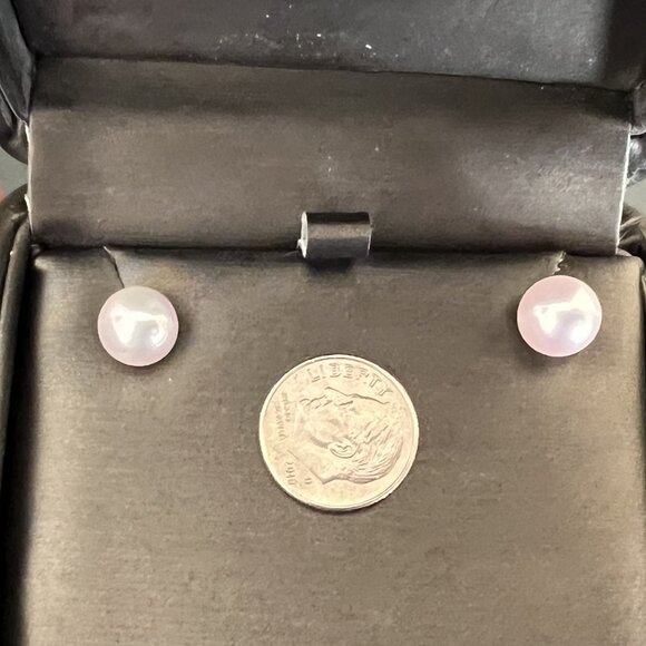 8.5-9MM Saltwater Cultured Pearl stud earrings 14KT White Gold EUC demure - Picture 14 of 15